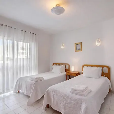 1 Bedroom Alfredo, Praceta Vitorino Nemesio, 公寓 *